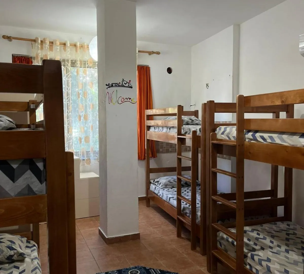 Traveler Hostel 2 Szkodra